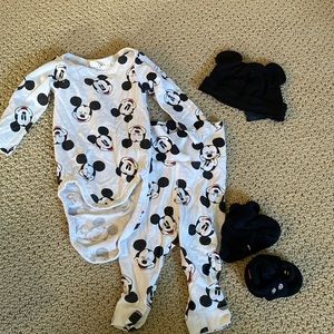 Disney Mickey Baby Matching Set